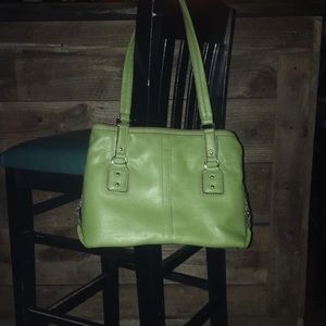 Relic green leather purse 4 interior pockets+cell